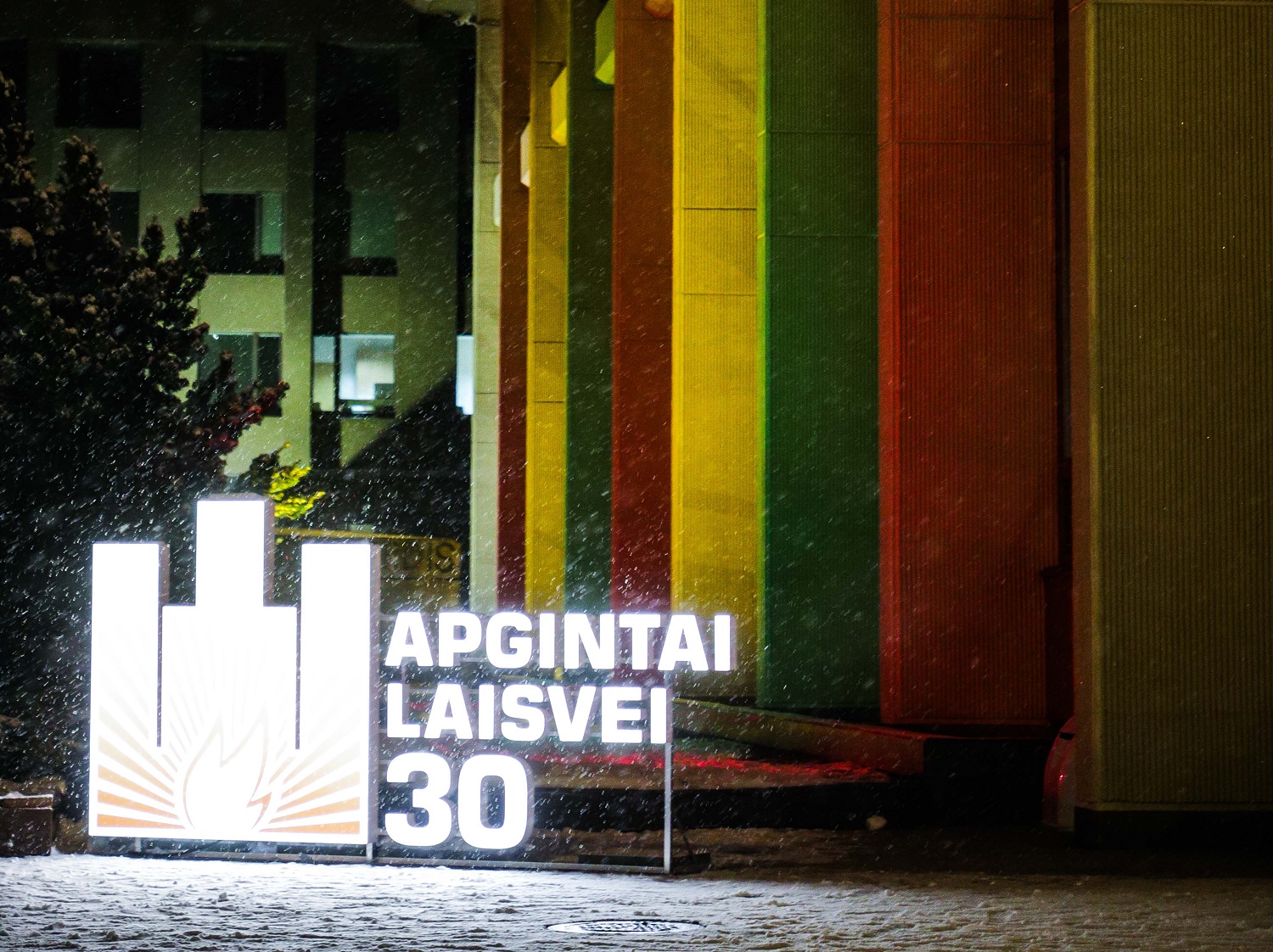 Apklausa dėl Sausio 13-osios skelbimo nedarbo diena: vyresniems žmonės ši data asocijuojasi su skaudžia emocine patirtimi Apklausa dėl Sausio 13-osios skelbimo nedarbo diena: vyresniems žmonės ši data asocijuojasi su skaudžia emocine patirtimi