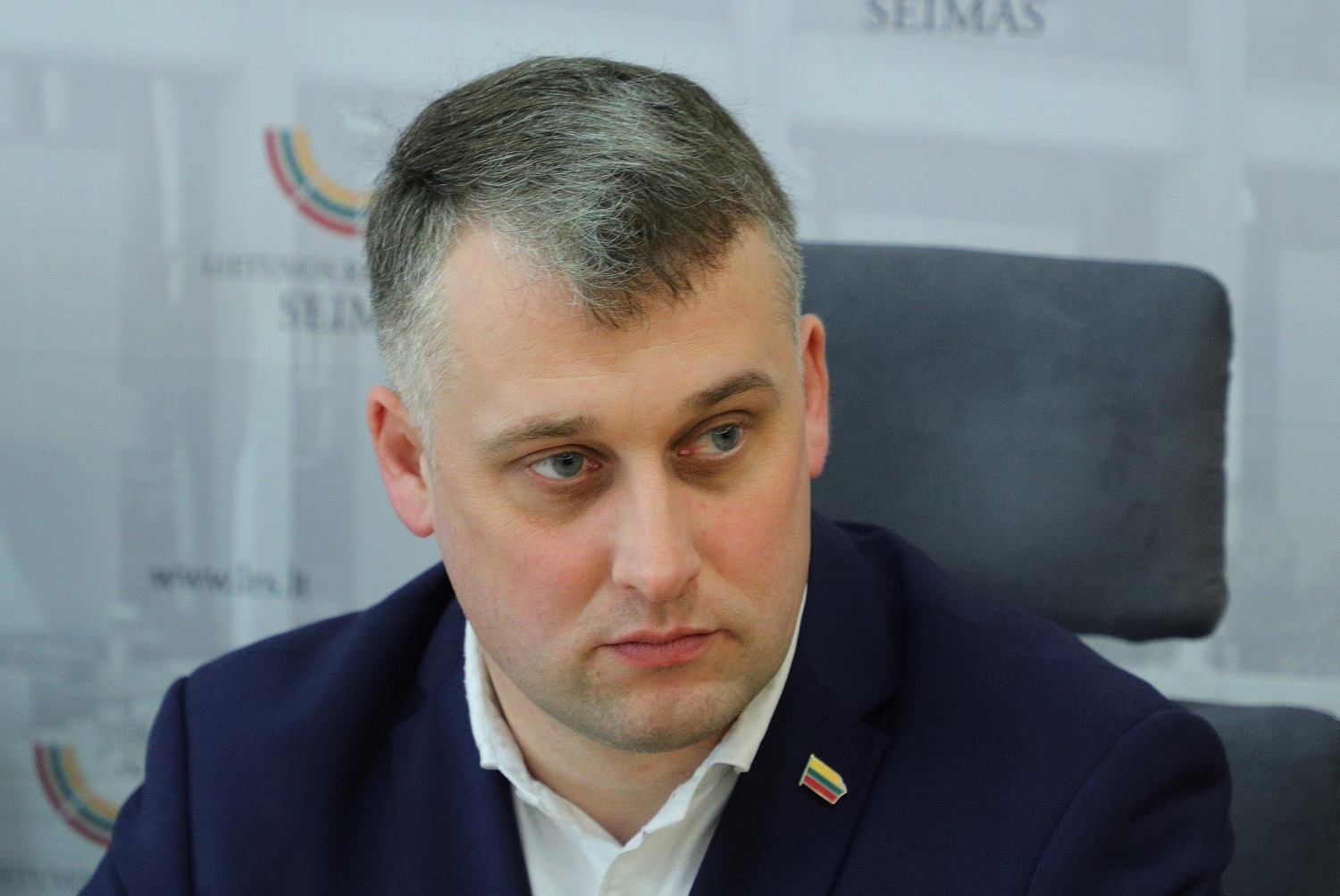 Seimo posėdžio metu Egipte viešėjęs V. Ąžuolas: žmona padarė staigmeną Seimo posėdžio metu Egipte viešėjęs V. Ąžuolas: žmona padarė staigmeną