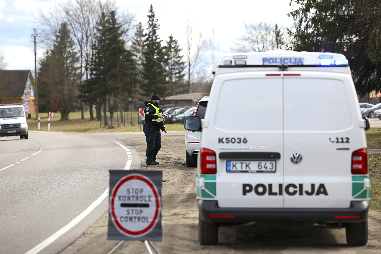 Velykų savaitgalis: policija patikrino šimtus tūkstančių automobilių, COVID-19 nustatytas M.A.M.A. apdovanojimų dalyviams