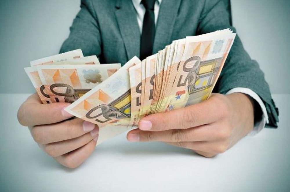 6 sėkmingų žmonių įpročiai, kurie padeda taupyti ir nesukti galvos dėl pinigų