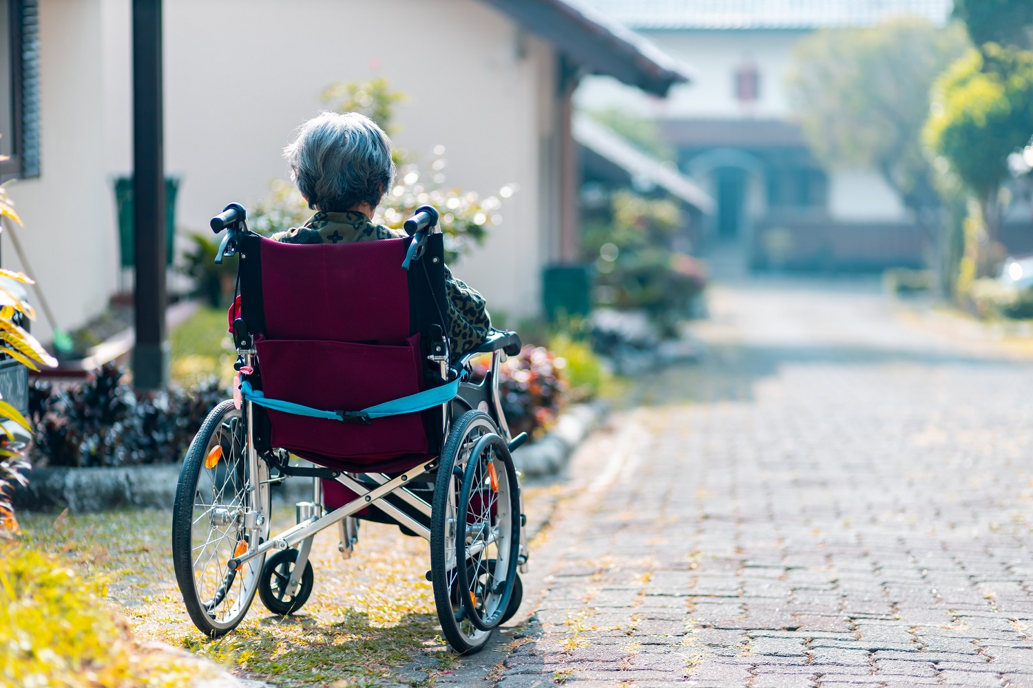 Nuo liepos 1-osios neįgaliesiems bus teikiama individuali asmeninio asistento pagalba
