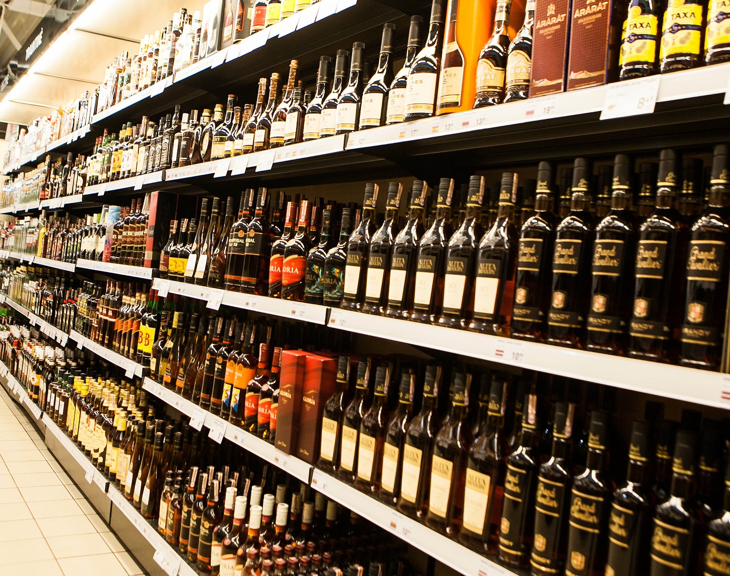 Alkoholį gausiai vartojančiųjų skaičius nesikeičia penktus metus Alkoholį gausiai vartojančiųjų skaičius nesikeičia penktus metus