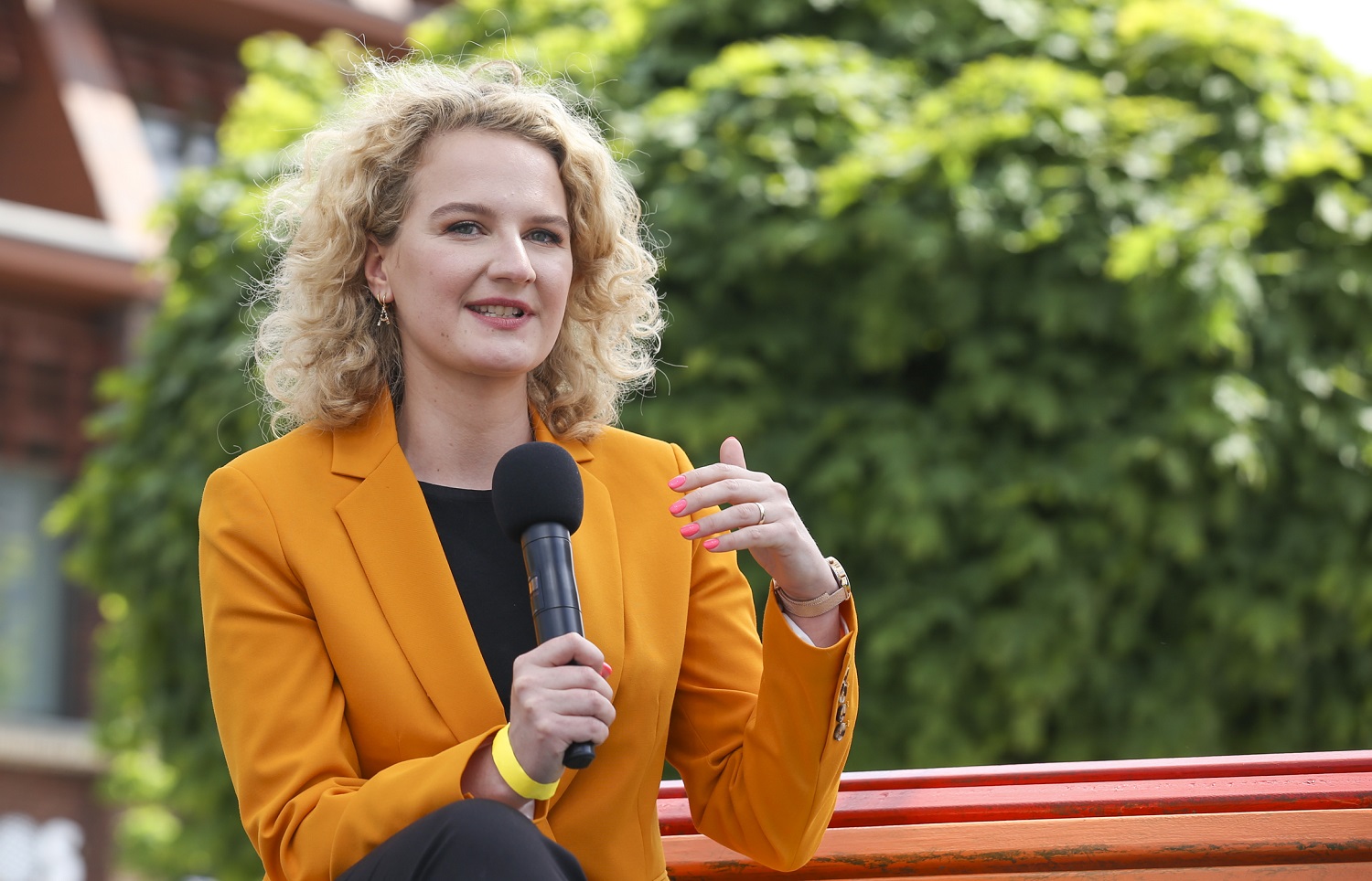 A. Armonaitė: prie tokio susirgimų skaičiaus visai neseniai visa ekonomika buvo uždaryta A. Armonaitė: prie tokio susirgimų skaičiaus visai neseniai visa ekonomika buvo uždaryta
