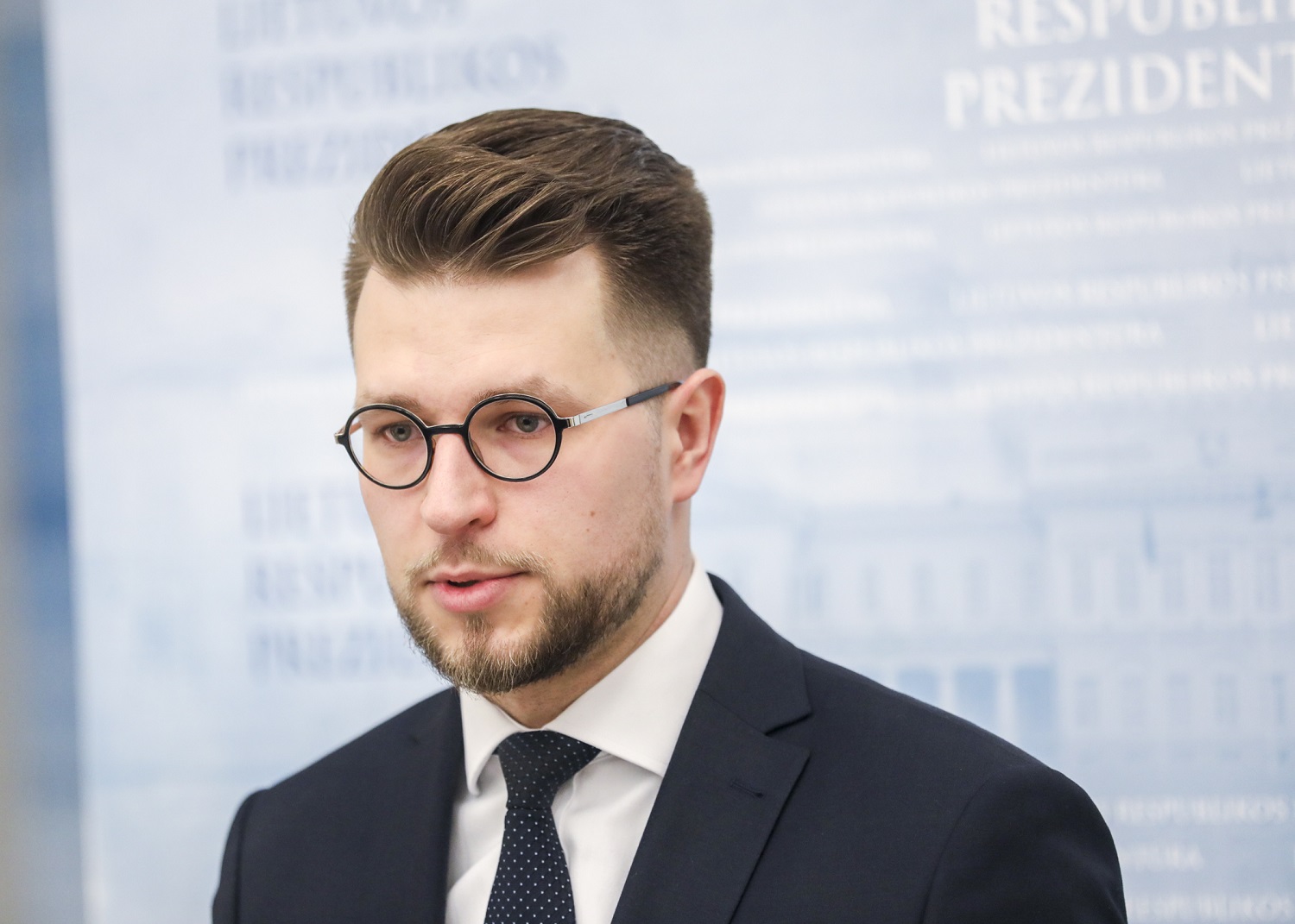 L. Savickas palieka LVŽS frakciją Seime: sukritikavo dėl atviro palaikymo neramumams prie Seimo L. Savickas palieka LVŽS frakciją Seime: sukritikavo dėl atviro palaikymo neramumams prie Seimo