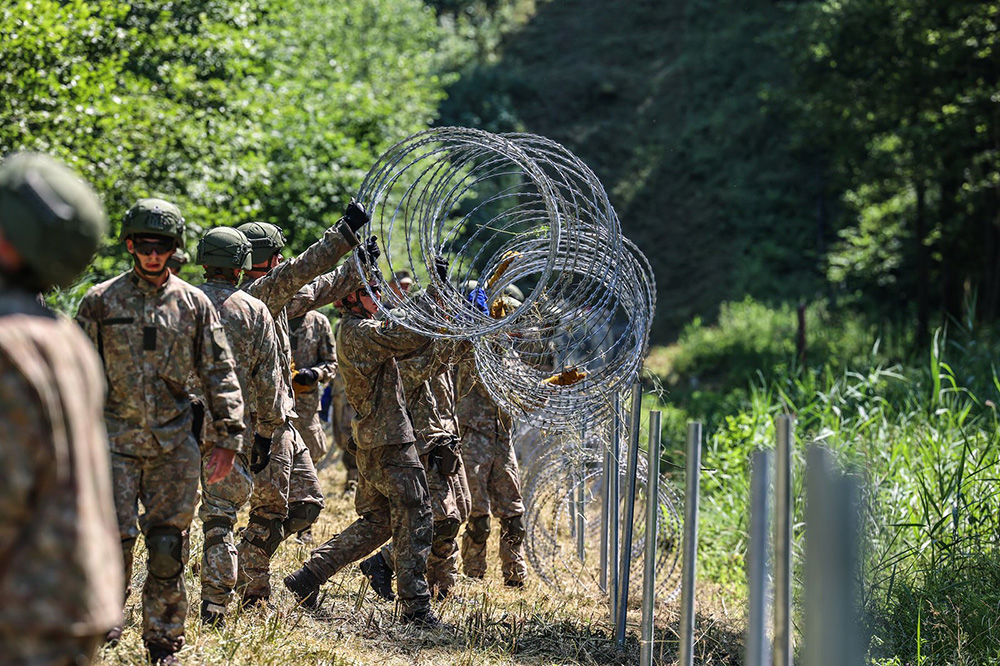 Baltijos šalys suvienys jėgas kovoje su migrantų krize: Estijos sienos apsauga prasideda Lietuvoje