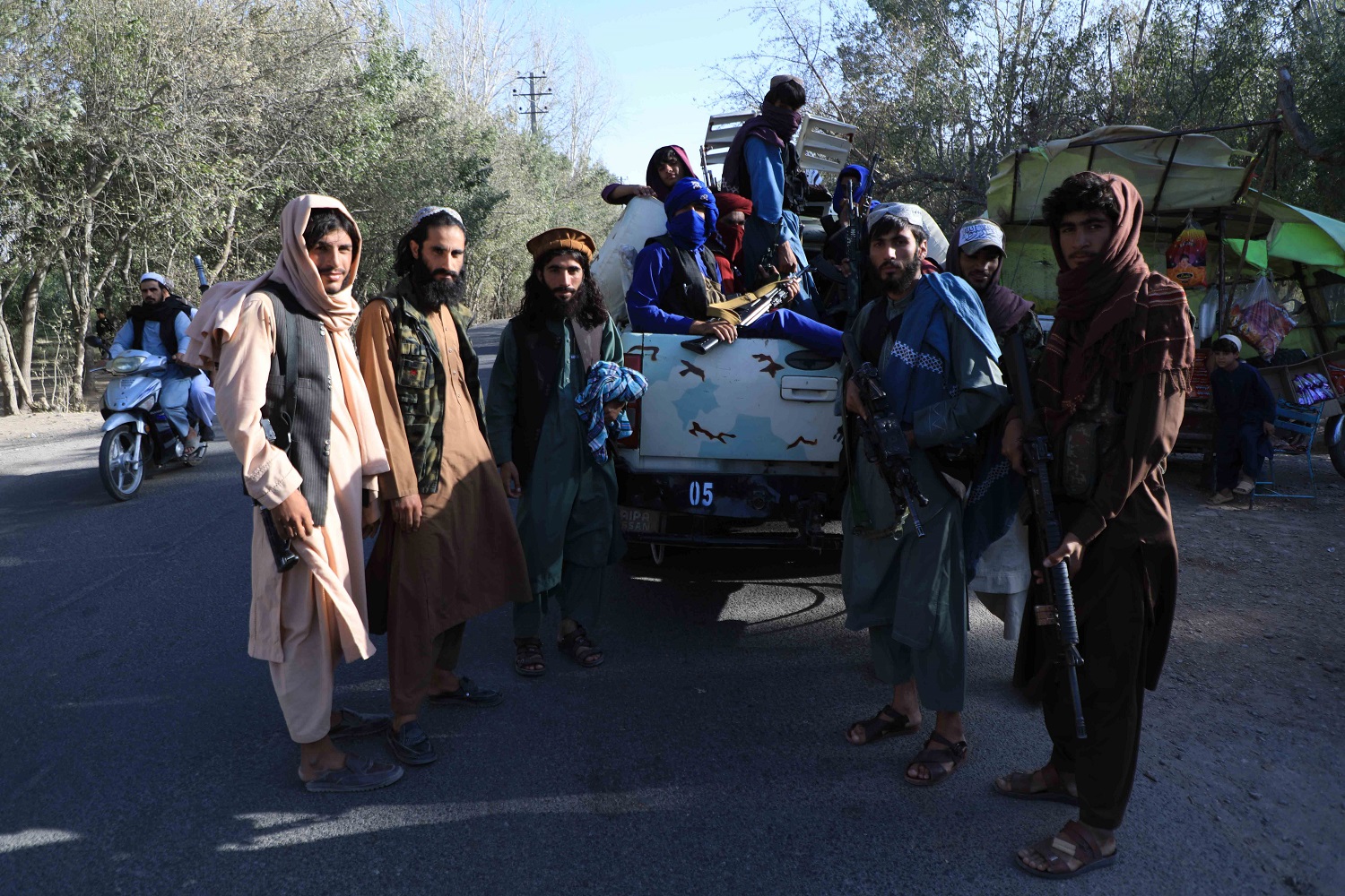 Krizė Afganistane: Talibai užėmė sostinę, prezidentas spruko iš šalies