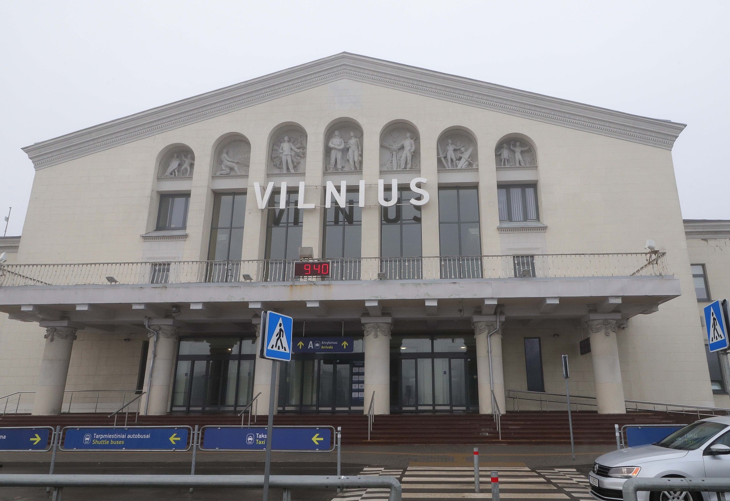 Valstybinė kultūros paveldo komisija: „Negali būti kalbama apie Vilniaus oro uosto pastato griovimą“