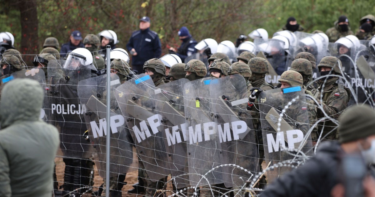 Situacija prie Lenkijos ir Baltarusijos sienos kaista: prasiveržė dvi didelės migrantų grupės