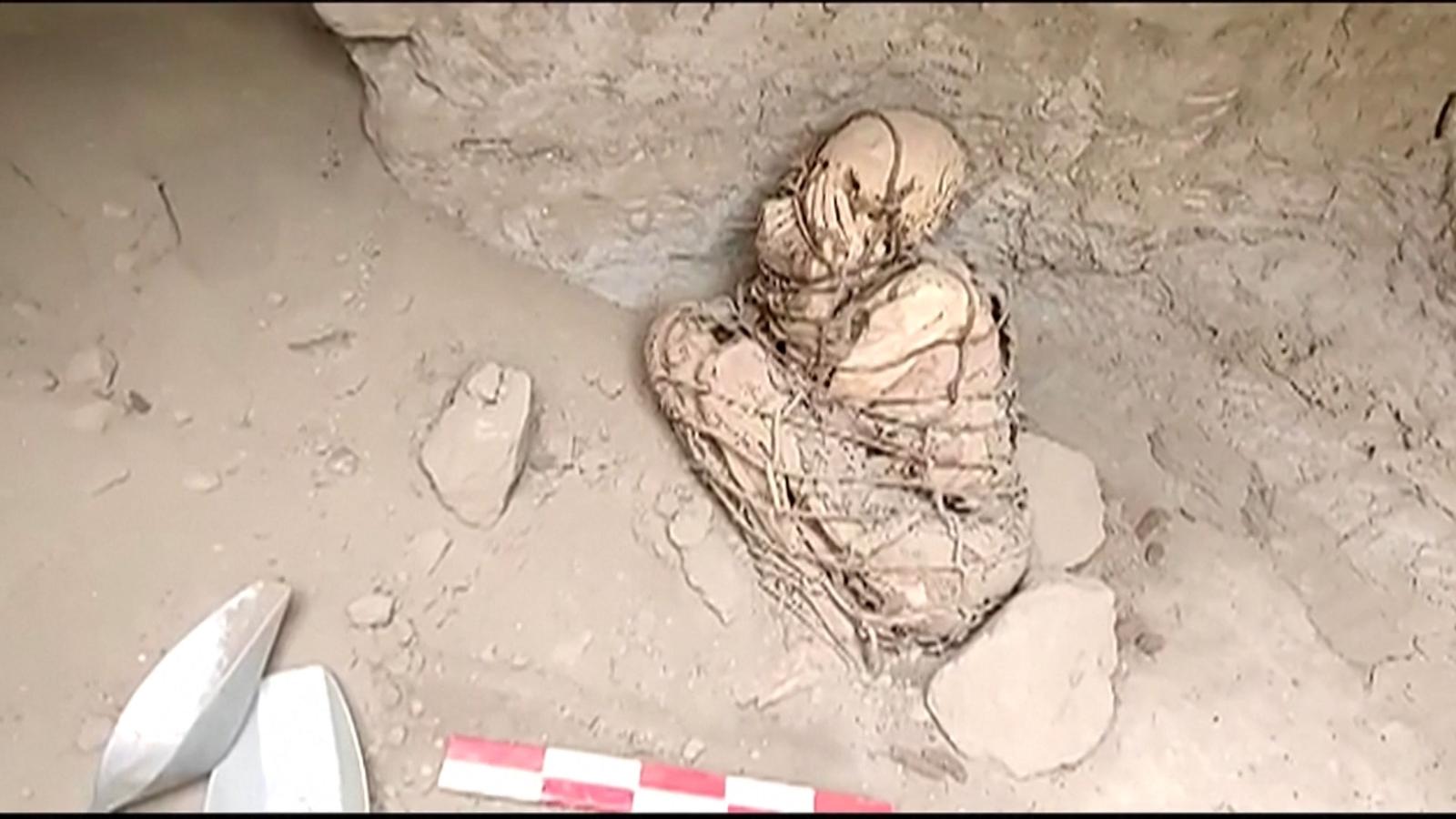 Neįprastas radinys: archeologai Peru aptiko supančiotą mumiją