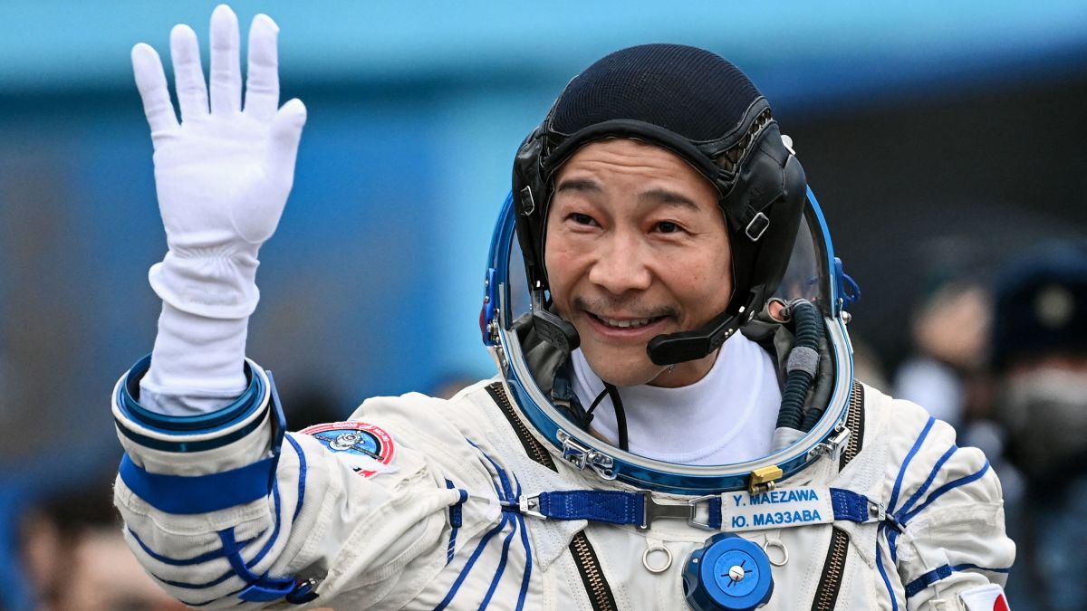 Po kelionės į kosmosą Japonijos milijardierius ners į giliausią Žemės vietą