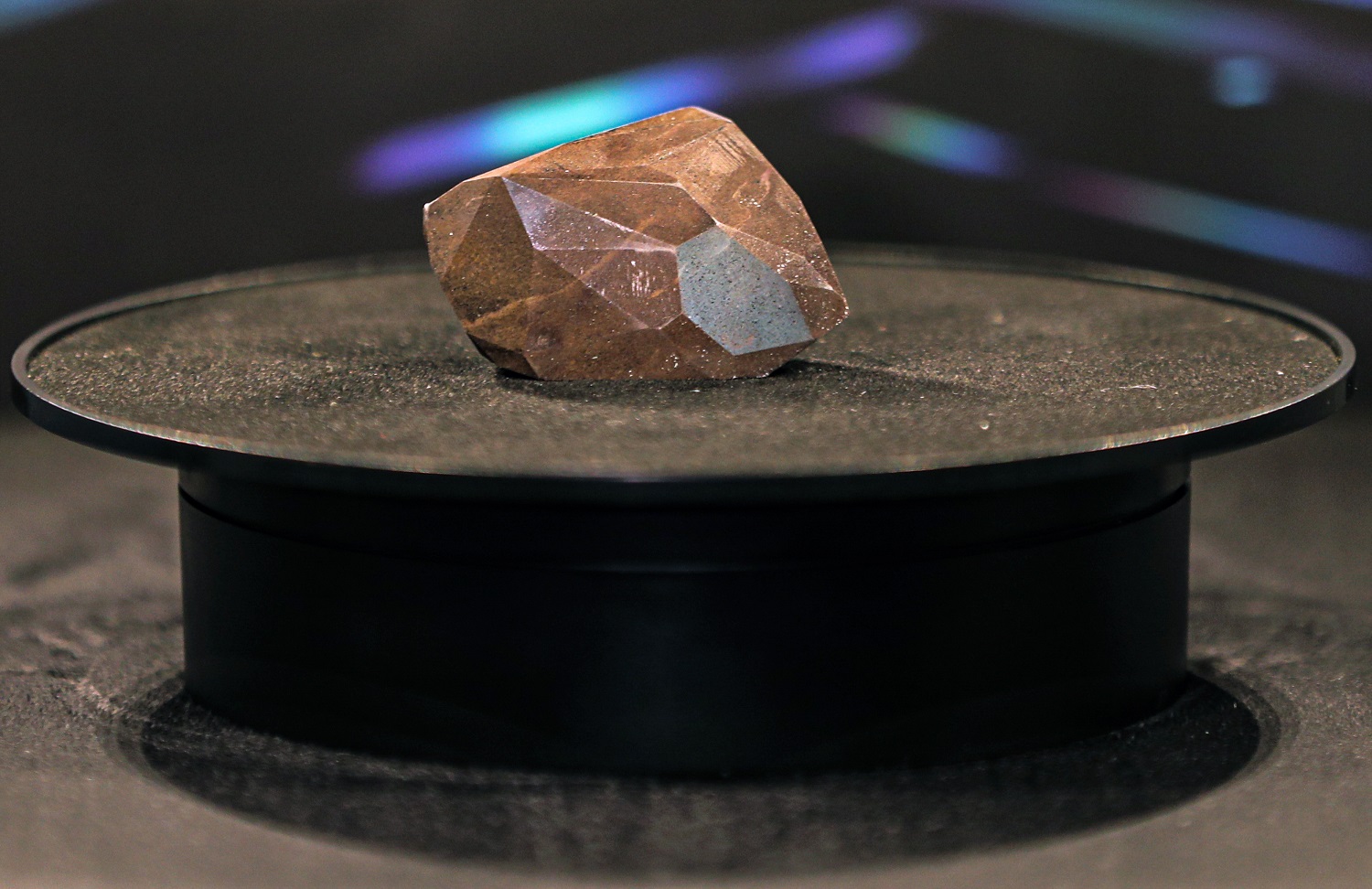 Pirmą kartą viešai eksponuojamas didžiausias pasaulyje šlifuotas deimantas