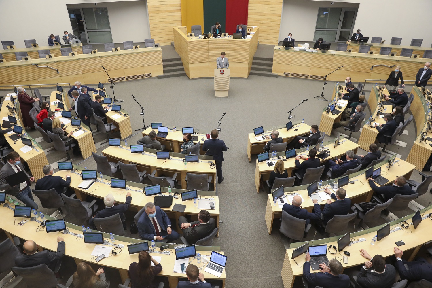 Seimas laukia įtemptos pavasario sesijos: įvardijo, kurie klausimai kels daugiausia aistrų