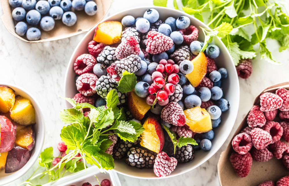 Vitaminus išsaugojęs šaltis: kodėl šaldyti vaisiai, uogos ir daržovės ne ką prastesni už šviežius?
