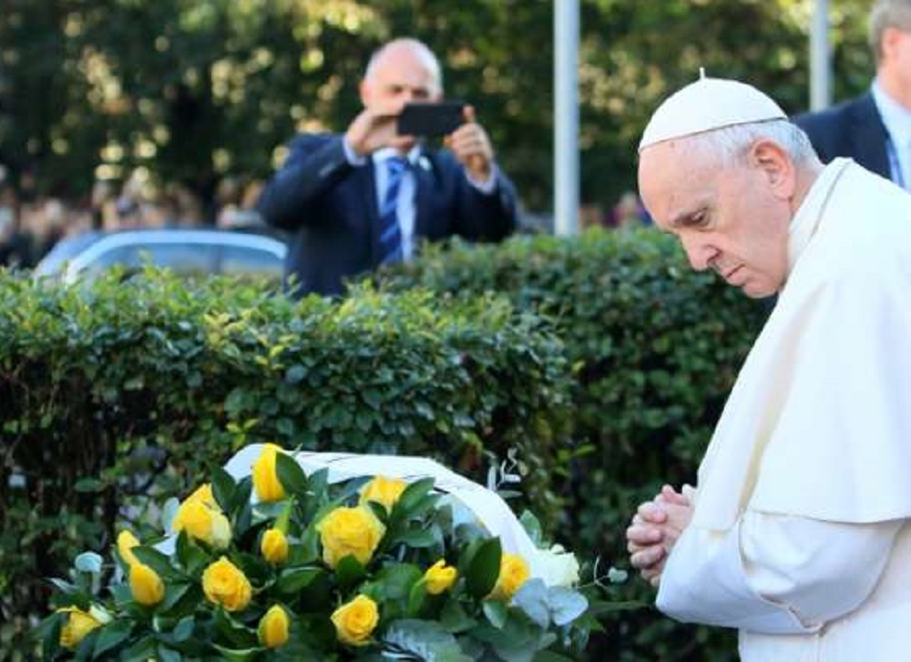 Popiežius nebegaus 35 metus gautų nemokamų tulpių iš Nyderlandų