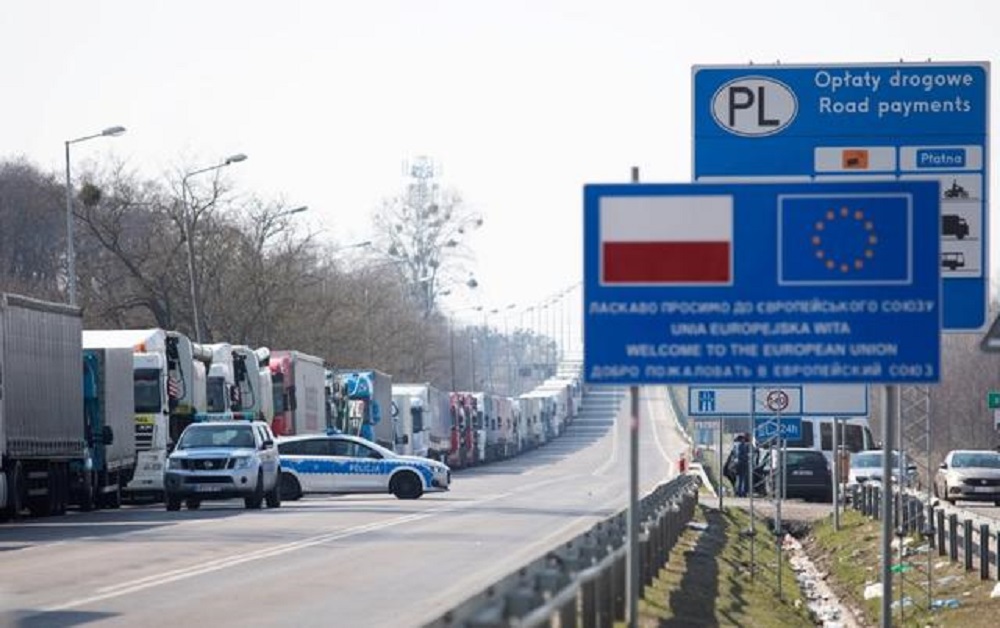 Ekonomistas: lietuviai į Lenkiją važiavo ir važiuos ir be nulinių PVM lengvatų