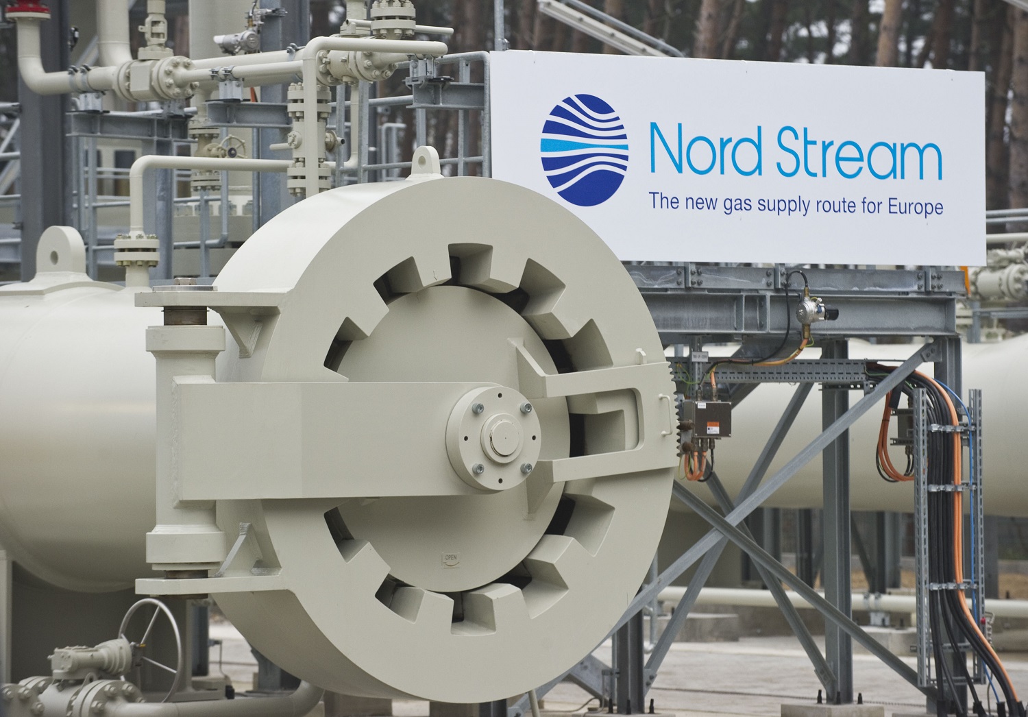 Vokietijos atsakas V. Putinui: stabdo „Nord Stream 2“ projektą Vokietijos atsakas V. Putinui: stabdo „Nord Stream 2“ projektą
