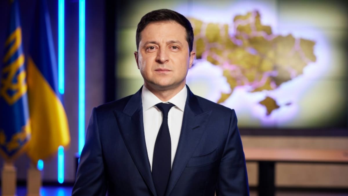 Prezidentas V. Zelenskis: „Mes likome vieni ginti savo valstybę“ Prezidentas V. Zelenskis: „Mes likome vieni ginti savo valstybę“