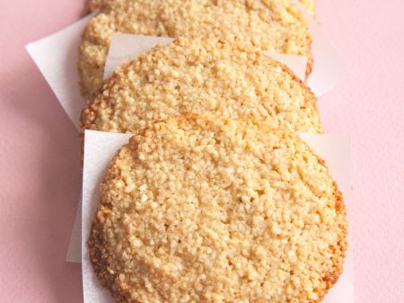 Puikūs migdoliniai sausainiai vos iš trijų ingredientų (video)