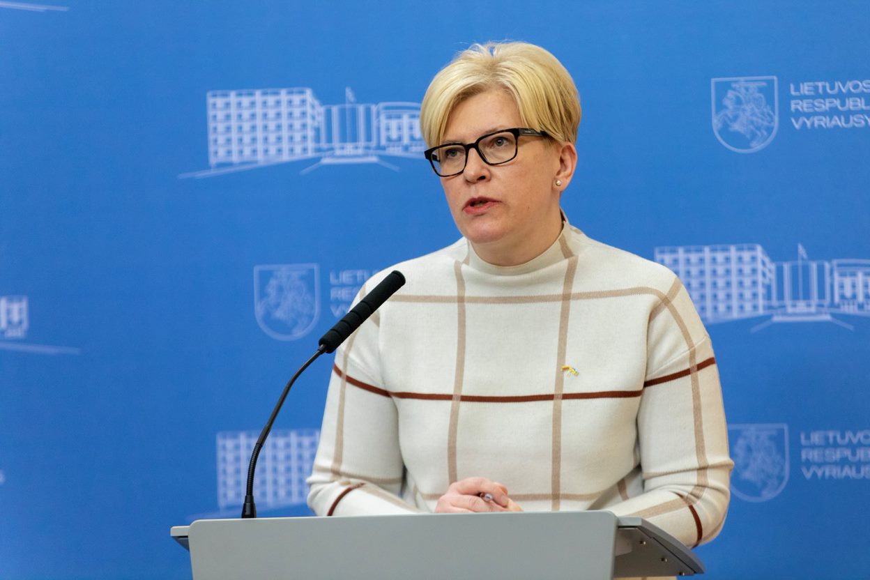 I. Šimonytė: svarstysime panaikinti likusius apribojimus, jeigu toliau išsilaikys panašios COVID-19 tendencijos I. Šimonytė: svarstysime panaikinti likusius apribojimus, jeigu toliau išsilaikys panašios COVID-19 tendencijos