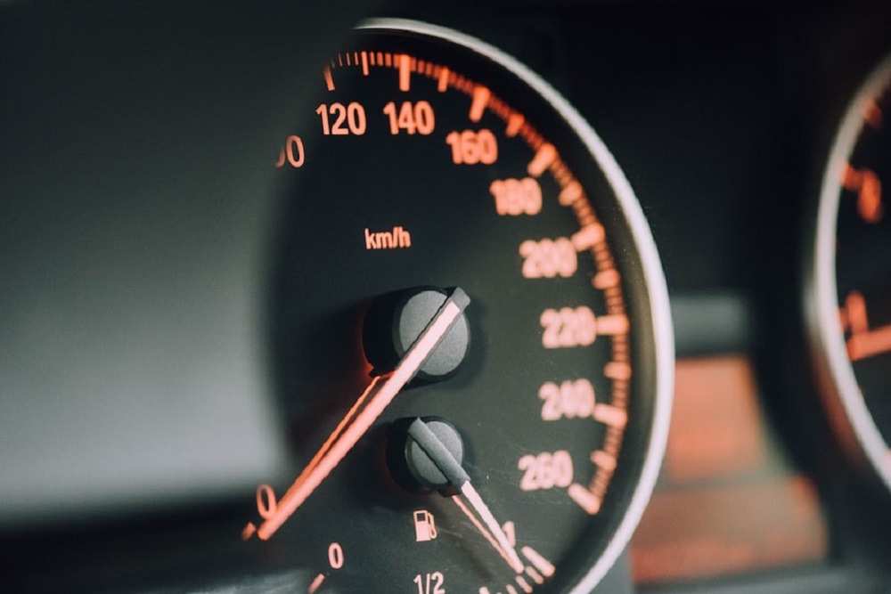 Tyrimas: kuriose šalyse tikimybė įsigyti automobilį su suklastota rida yra didžiausia?