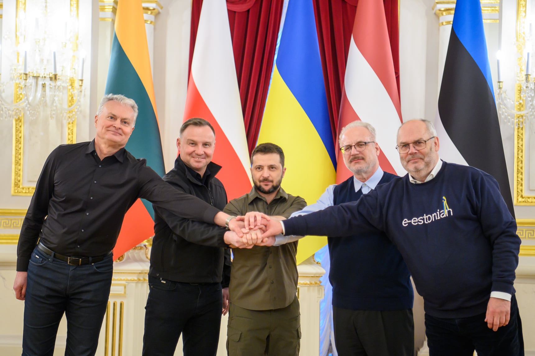 V. Zelenskis paaiškino, kodėl nepalieka Kyjivo: „Neturėčiau tokios minties, net jei ir nebūčiau prezidentas“ V. Zelenskis paaiškino, kodėl nepalieka Kyjivo: „Neturėčiau tokios minties, net jei ir nebūčiau prezidentas“