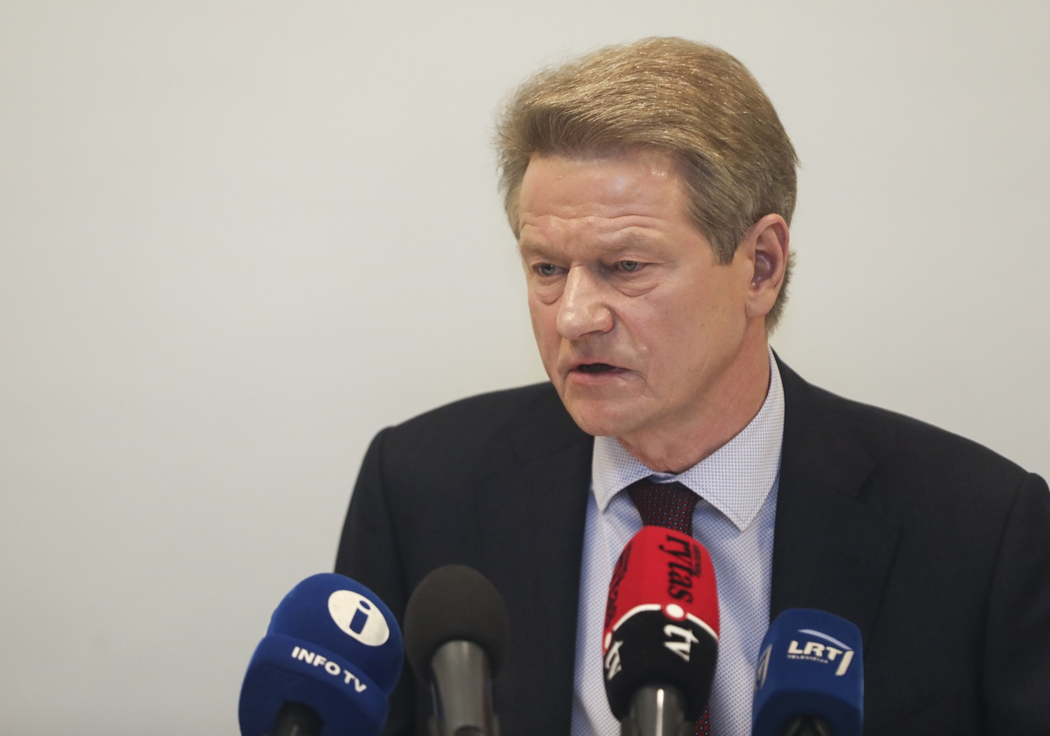 Konstitucijos pataisa vėl leis R. Paksui siekti prezidento, Seimo ar Vyriausybės nario pareigų Konstitucijos pataisa vėl leis R. Paksui siekti prezidento, Seimo ar Vyriausybės nario pareigų