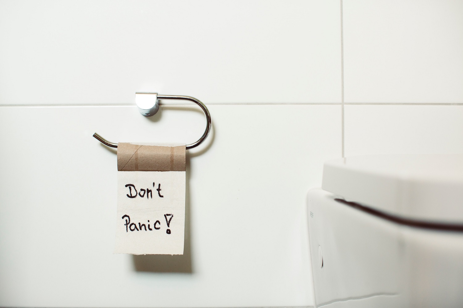 Nosį riečiantys kvapai tualete: kada gelbsti liaudiški sprendimai, o kada verta pagalvoti apie naują santechniką?