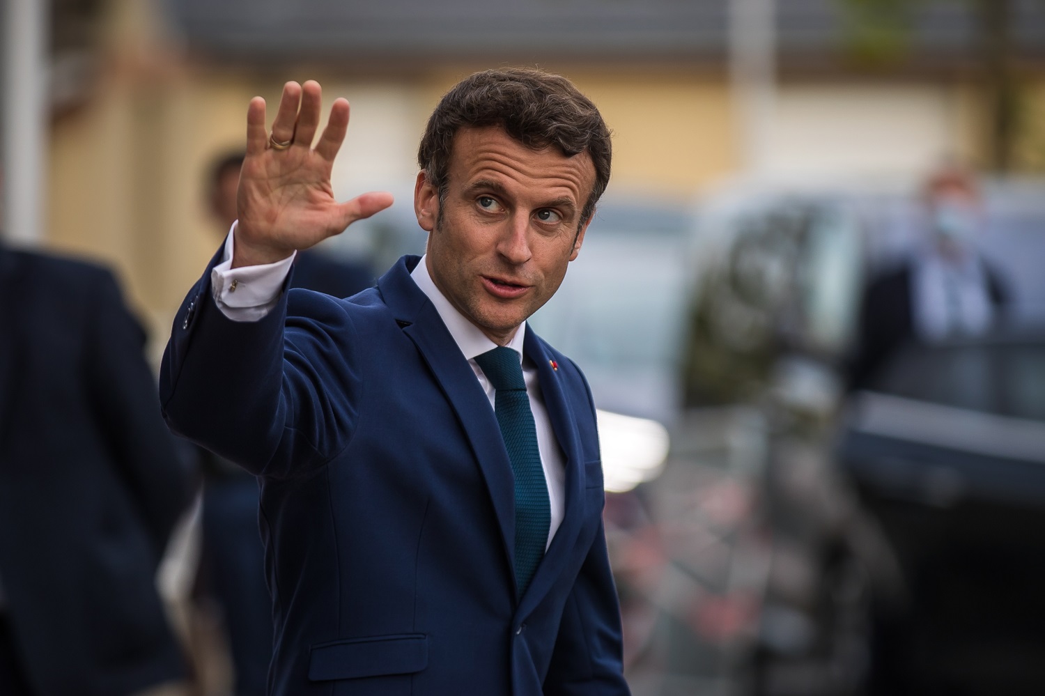 E. Macronas perspėja: ateina pertekliaus pabaiga ir reikės pasiaukoti