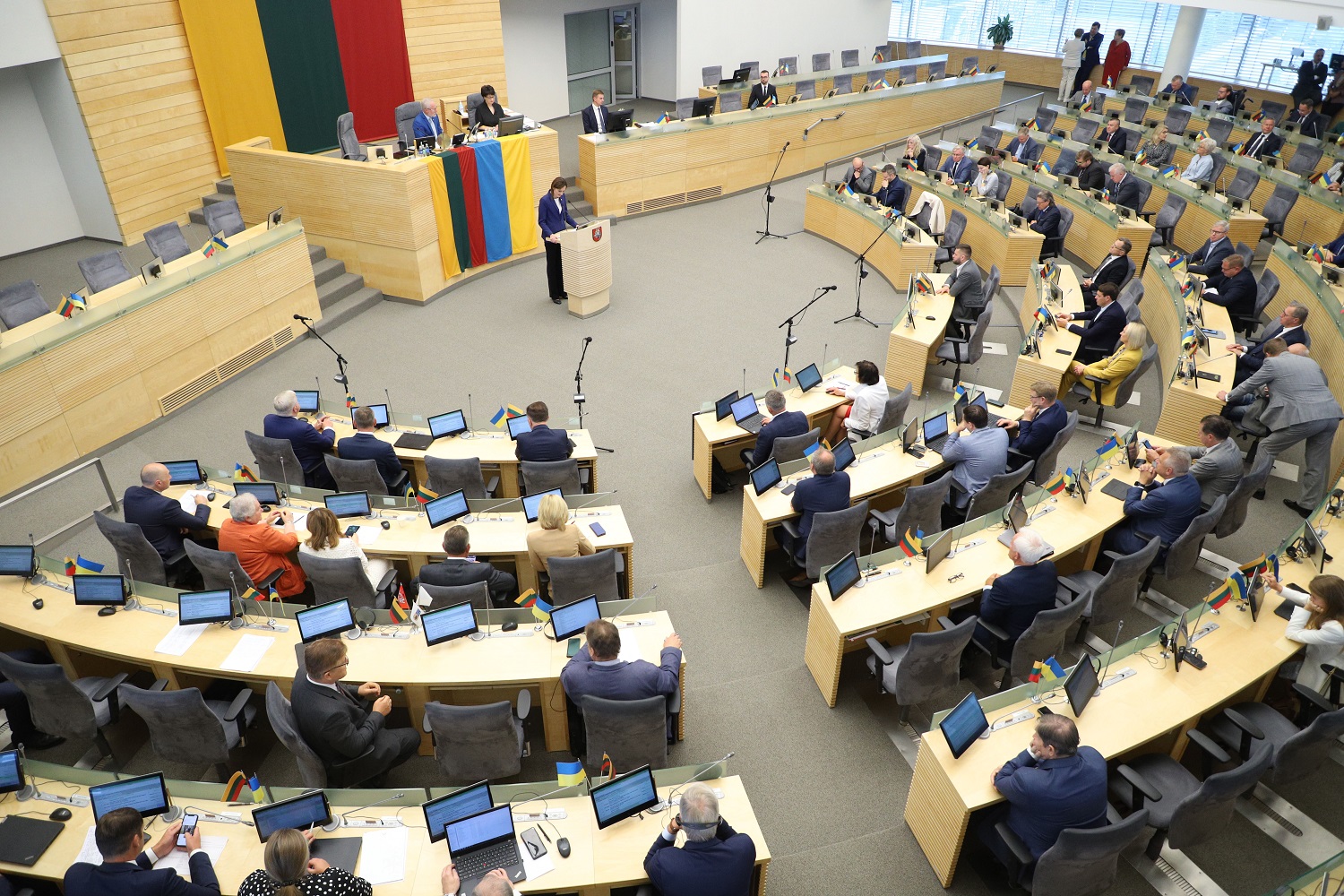 Idėja tikrinti parlamentarų blaivumą nesužavėjo Seimo valdybos narių: įvardijo kaip norą politikuoti  
