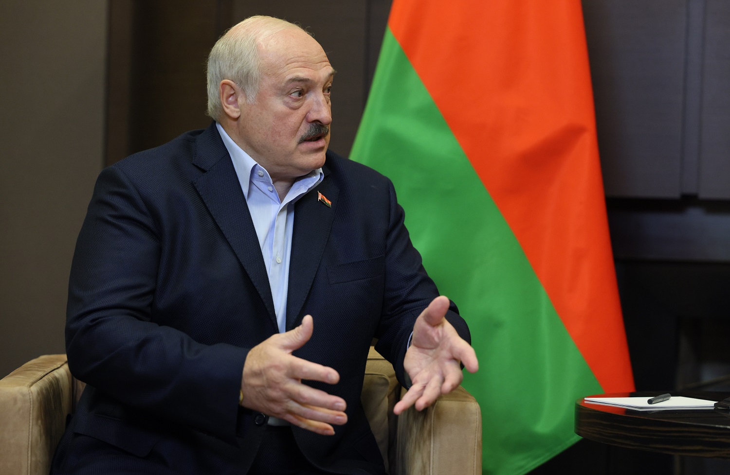 Baltarusijos diktatorius nori, kad mokiniai nuimtų bulvių derlių: „Tai – gera fizinė mankšta“