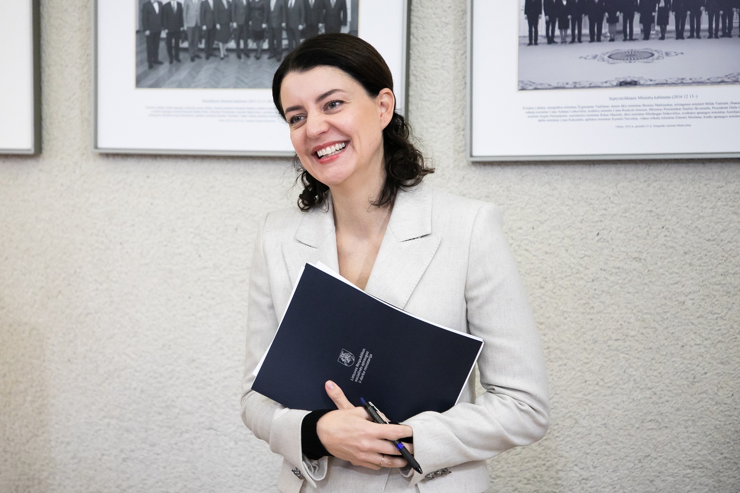 SADM pasirašė atnaujintą Nacionalinę kolektyvinę sutartį su profsąjungomis: augs pareiginės algos bazinis dydis SADM pasirašė atnaujintą Nacionalinę kolektyvinę sutartį su profsąjungomis: augs pareiginės algos bazinis dydis