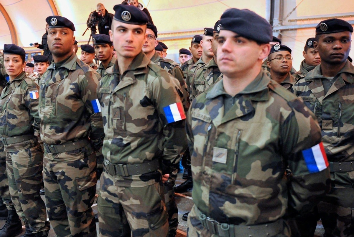 Prancūzija didins karinių pajėgų dislokavimą Rytų Europoje