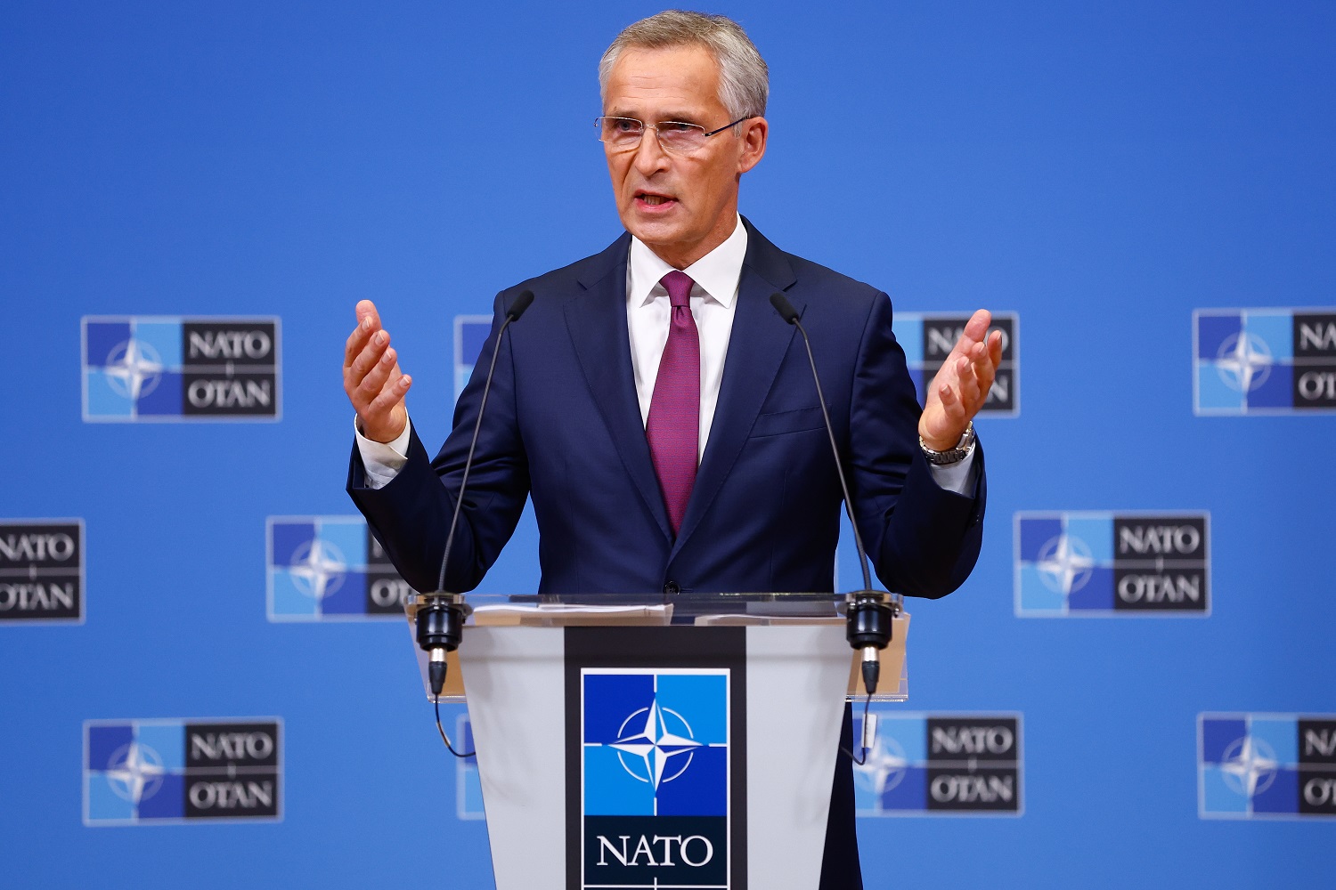 J. Stoltenbergas V. Putinui: NATO nesileis įbauginama