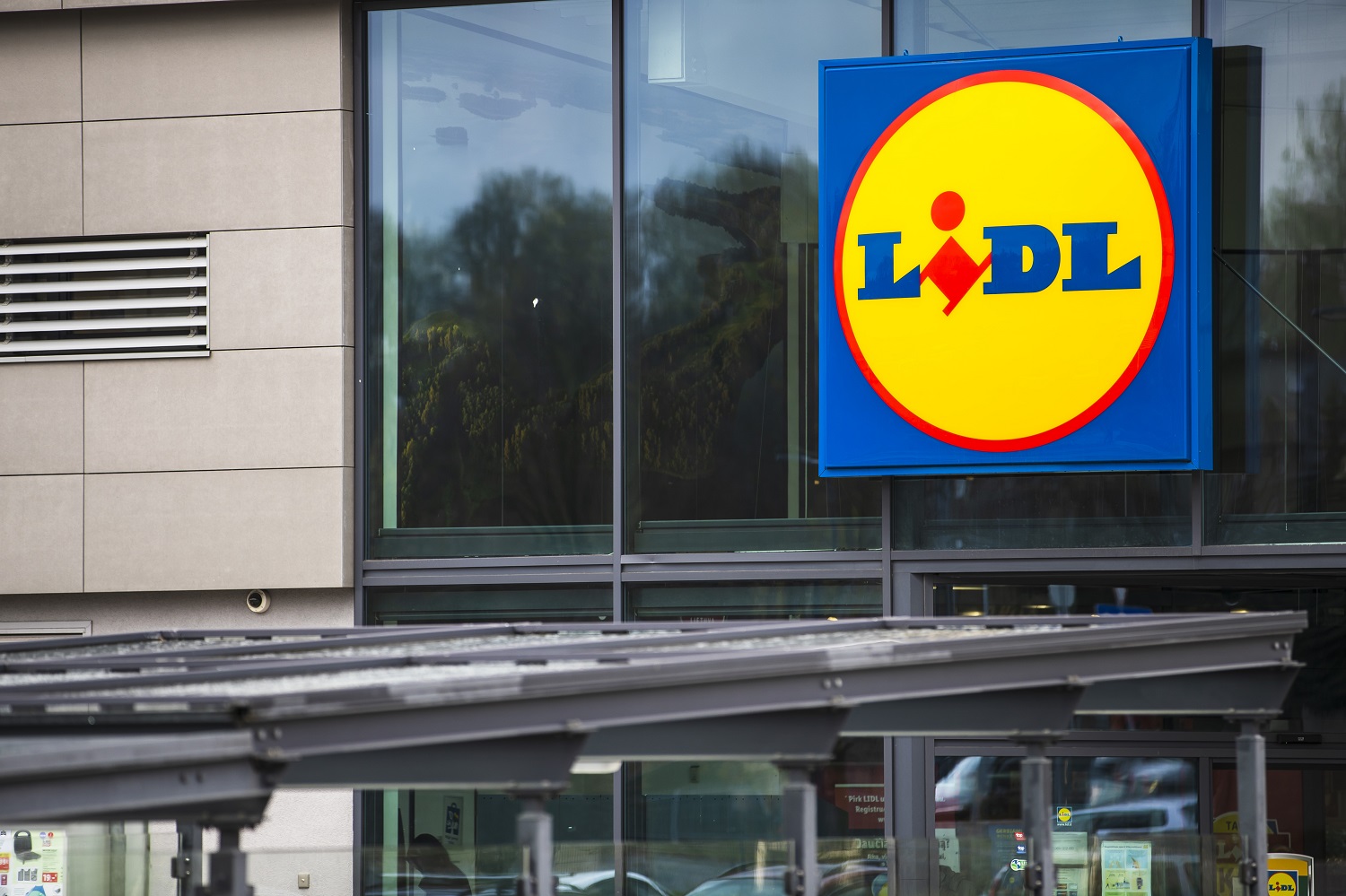 „Lidl Lietuva“ neužleidžia atlyginimų lyderės pozicijų: siūlo didžiausią darbo užmokestį sektoriuje