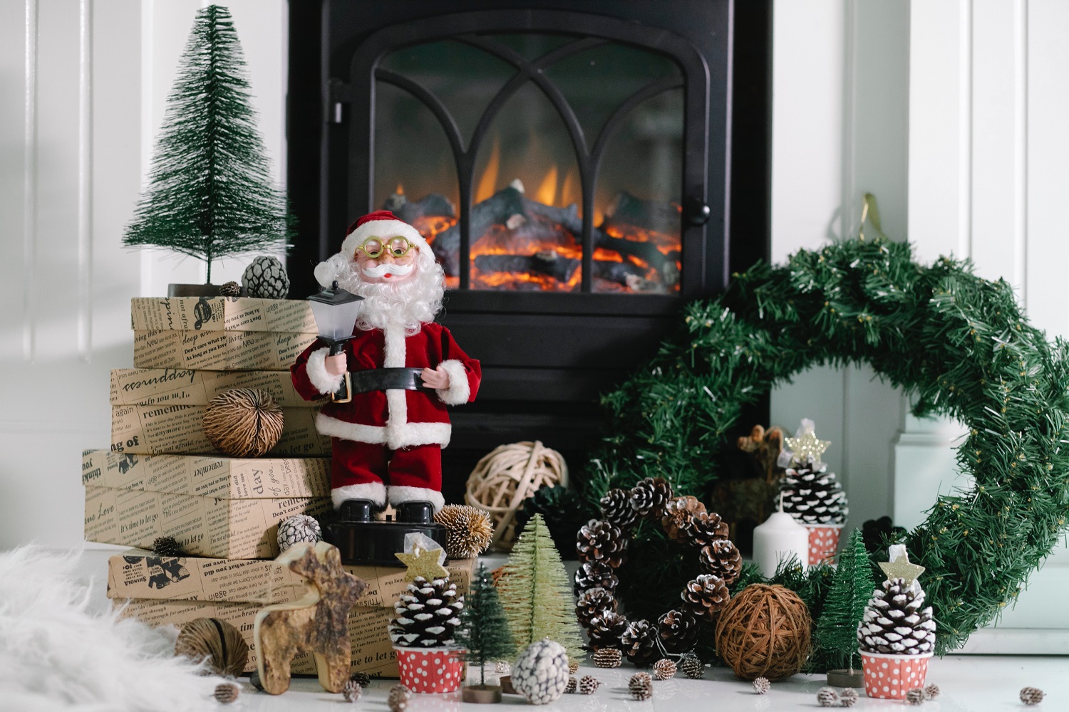 Namų puošybos mados per šias Kalėdas: dekoratorės patarimai, kaip susikurti šventinę nuotaiką