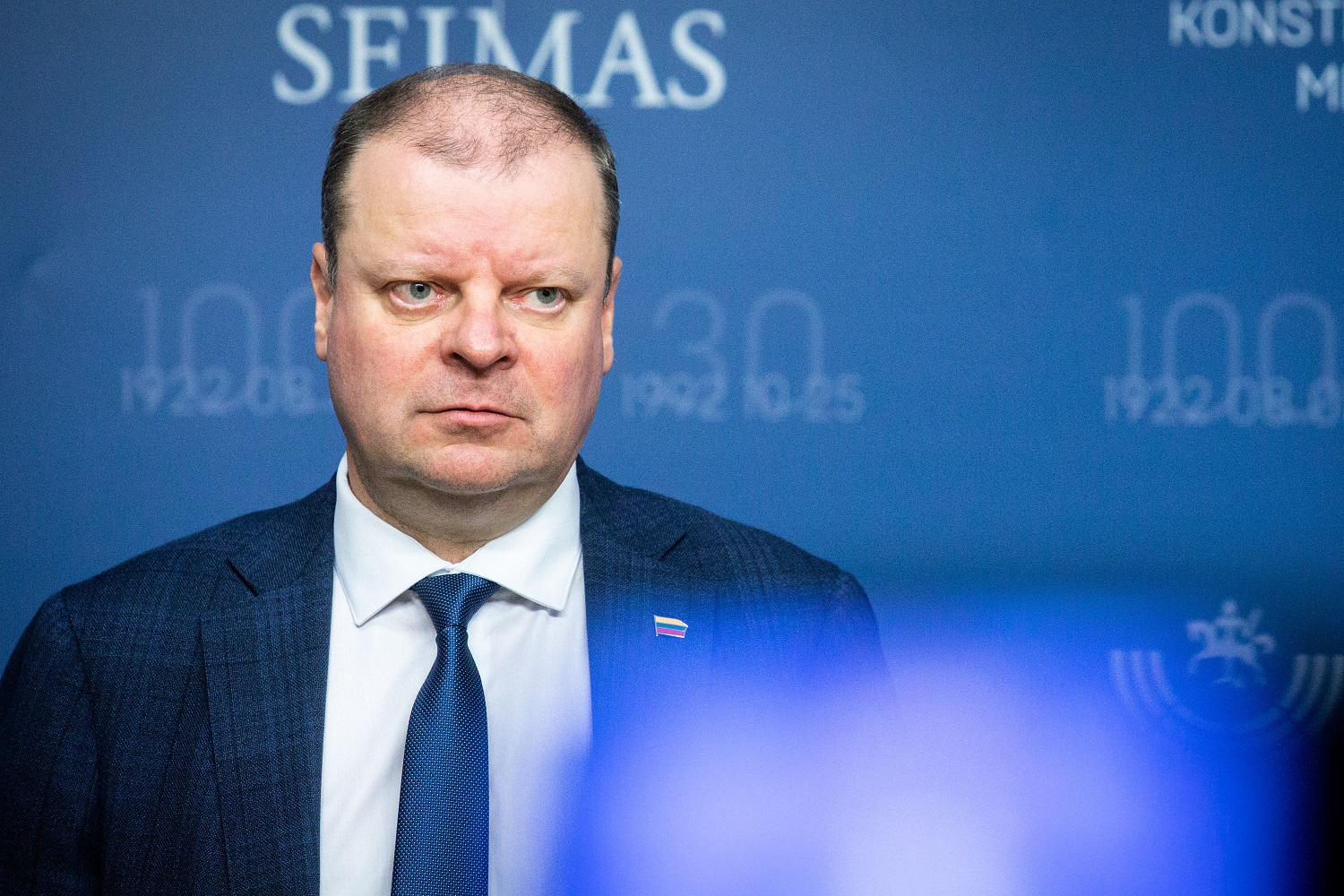 S. Skvernelis įtaria, kad kariuomenės vado dienos gali būti suskaičiuotos: prakalbo apie galimą užsienio ir gynybos fiasko