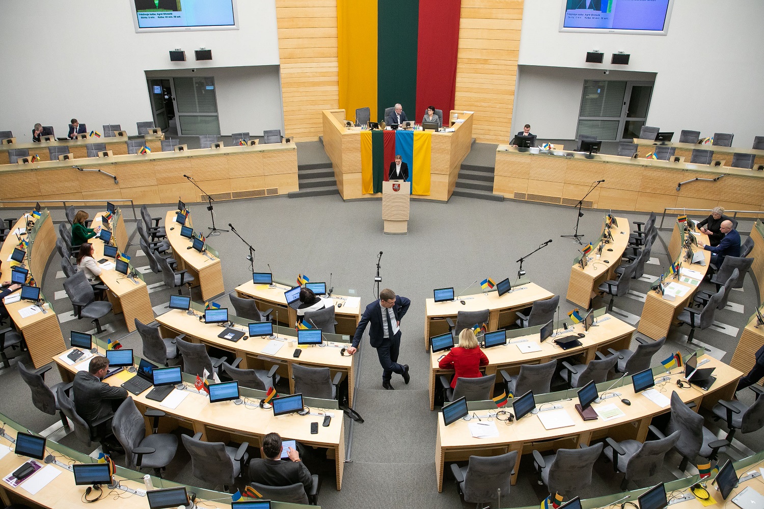 Seimo narių atsakingumas: kurie parlamentarai balsavo aktyviausiai, o kurie posėdžių salėje buvo reti svečiai Seimo narių atsakingumas: kurie parlamentarai balsavo aktyviausiai, o kurie posėdžių salėje buvo reti svečiai