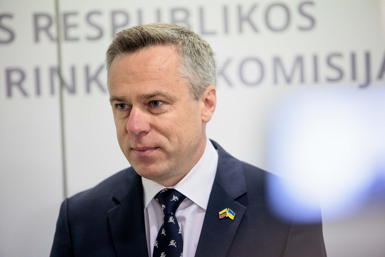 V. Semeškai įteiktas Seimo nario pažymėjimas: norėtų dirbti NSGK