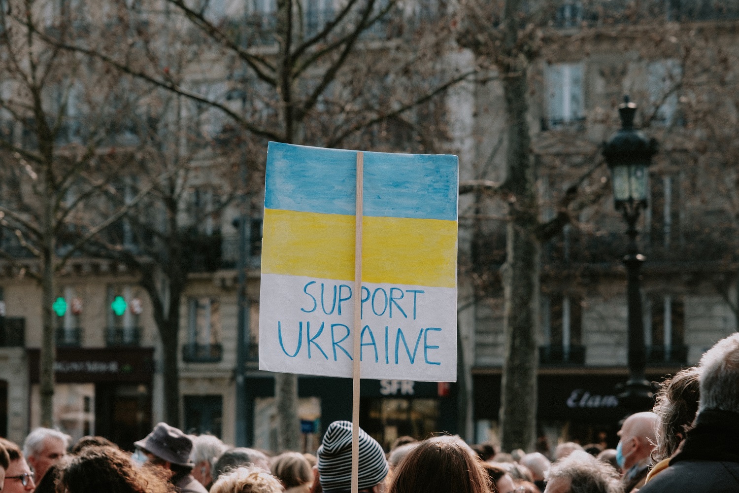 Lietuvos Caritas skelbia paramos Ukrainai akciją: kviečiama aukoti daiktų, maisto, lėšų