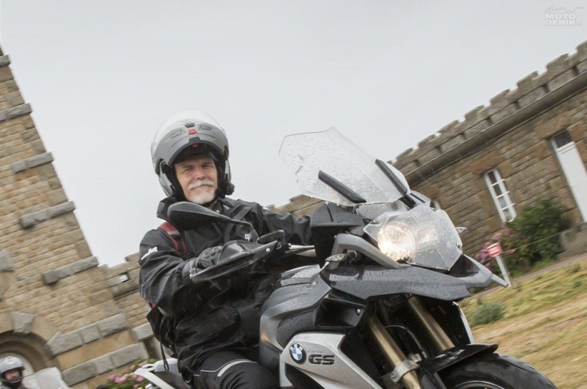 Išrinktasis Čekijos prezidentas norėtų ir po inauguracijos važinėti motociklu Išrinktasis Čekijos prezidentas norėtų ir po inauguracijos važinėti motociklu