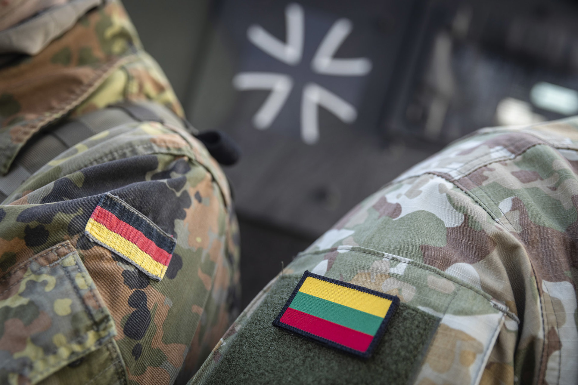 Vokietijos gynybos ministras: esame pasirengę visam laikui dislokuoti brigadą Lietuvoje