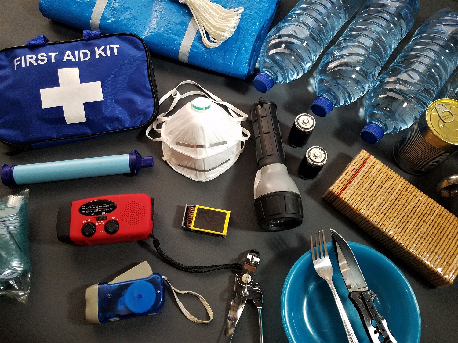 Kaip pasiruošti evakuacijai? Sąrašas daiktų, kuriuos būtina pasiimti