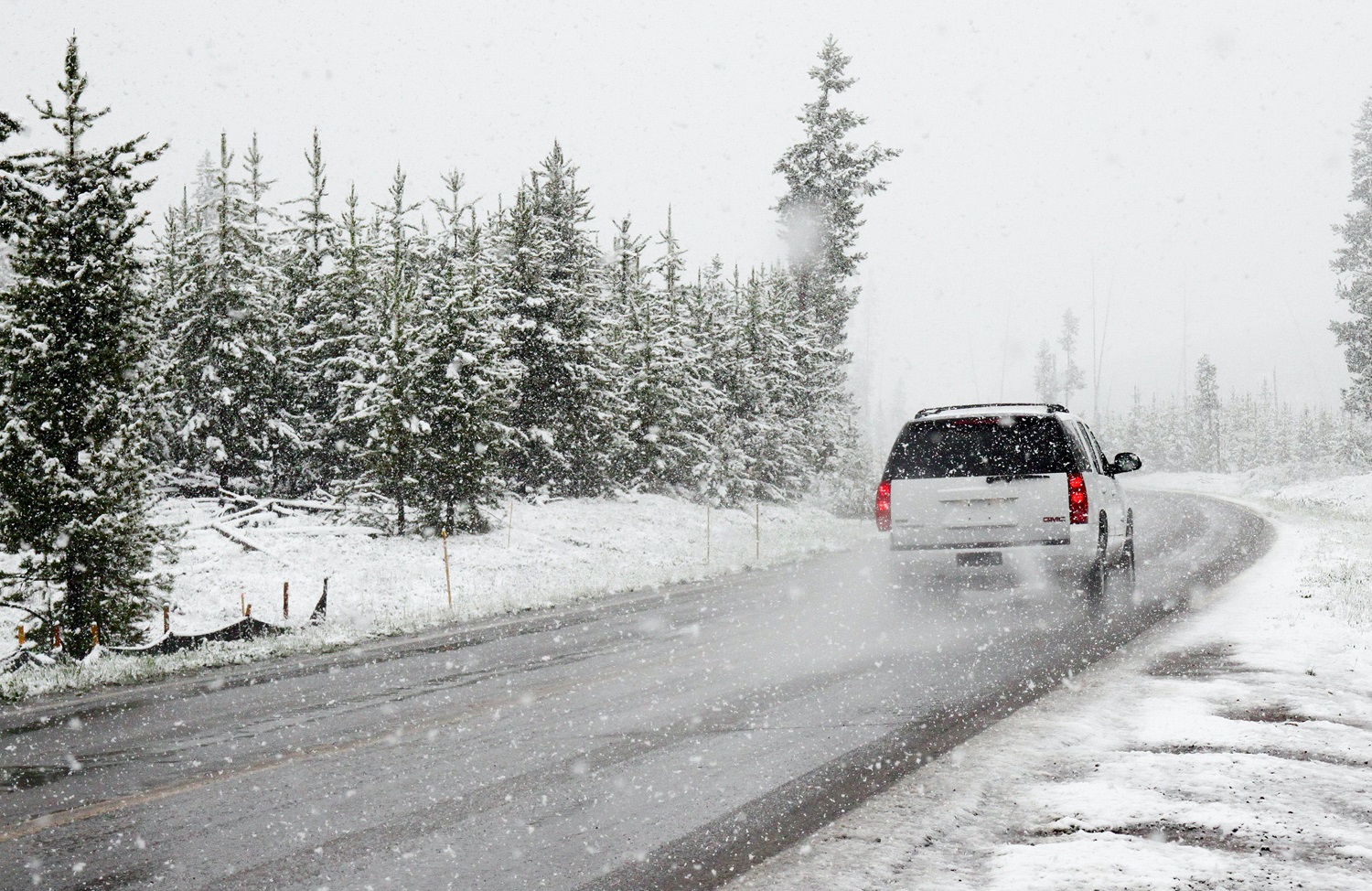 Kaip tinkamai paruošti automobilį žiemos sezonui ir kokias klaidas dažniausiai darome?
