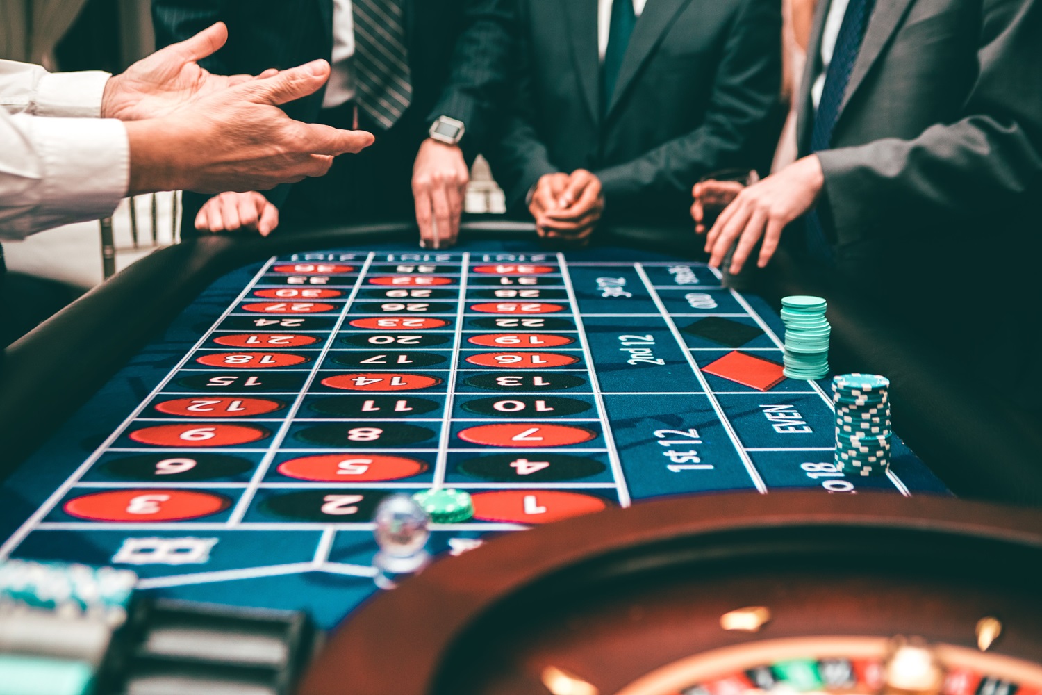 Seimas svarstys siūlymą kriminalizuoti nelegalius azartinius lošimus