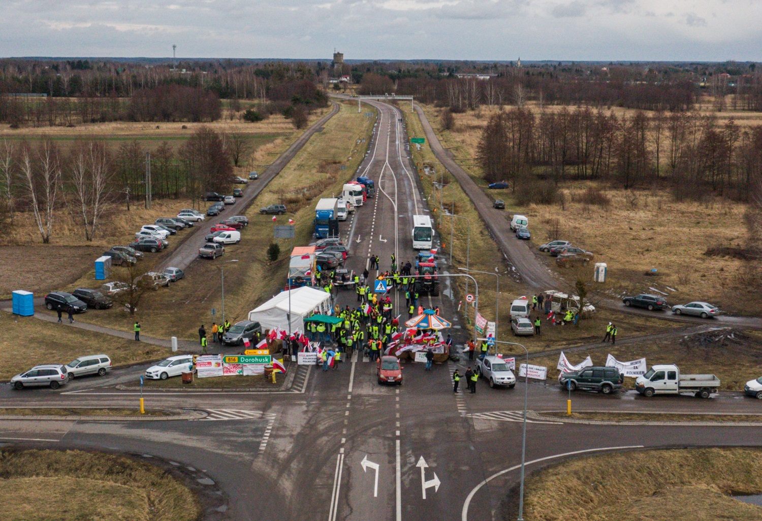Lenkijos įmonės dėl sienos blokados praranda šimtus milijonų dolerių