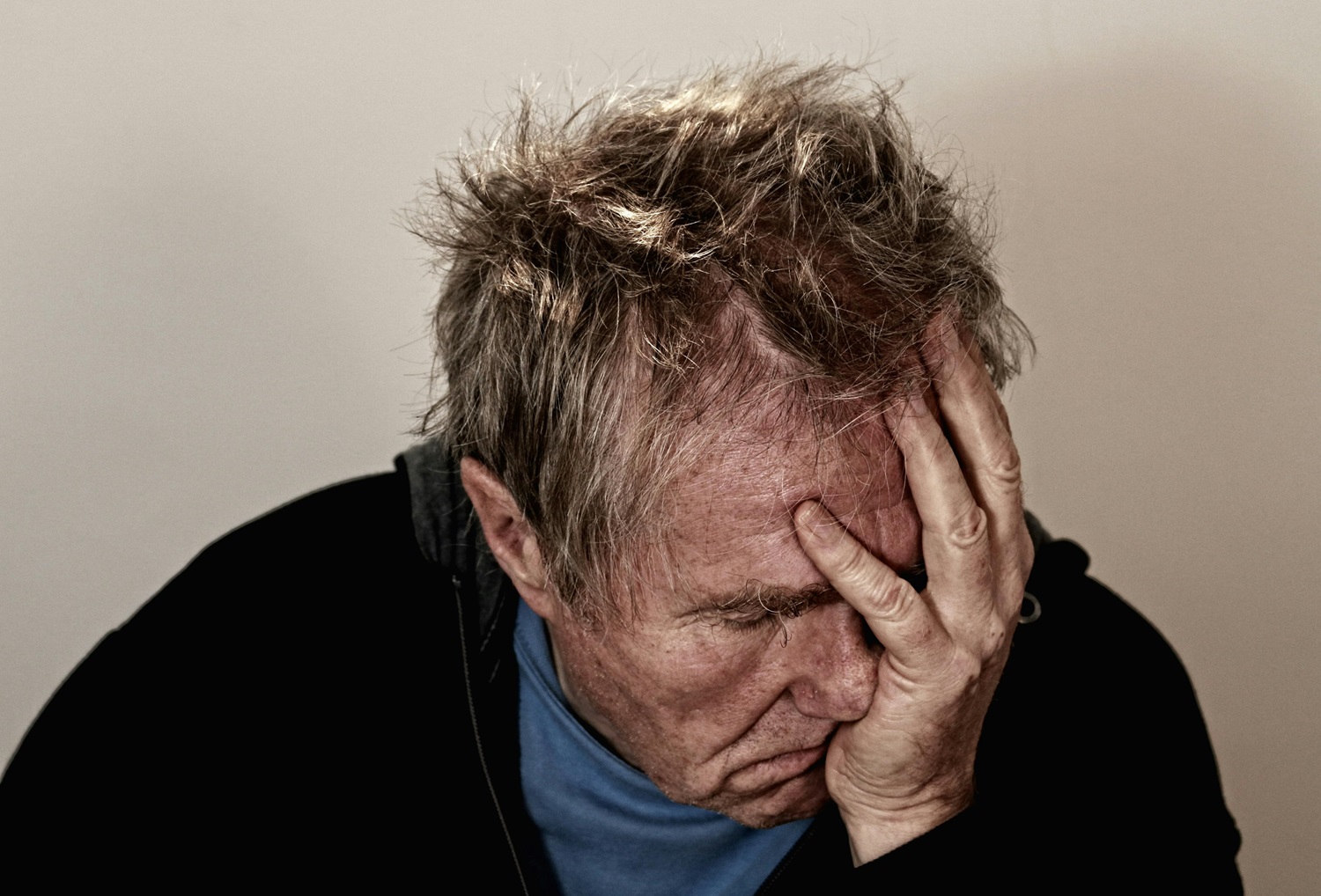Gydytoja psichiatrė papasakojo, kodėl vyresniame amžiuje vienatvė išgyvenama itin skaudžiai