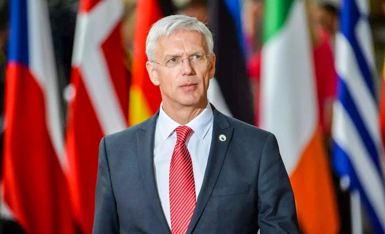 Atsistatydina į lėšų švaistymo skandalą įsivėlęs Latvijos užsienio reikalų ministras