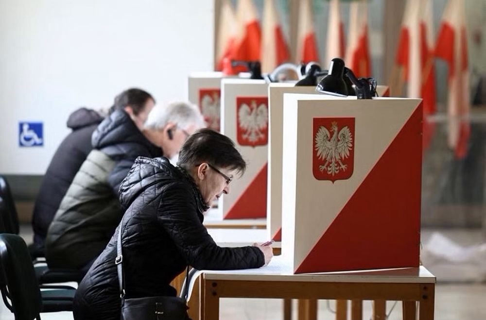 Lenkijoje vietos valdžios rinkimus laimi opozicinė Teisės ir teisingumo partija Lenkijoje vietos valdžios rinkimus laimi opozicinė Teisės ir teisingumo partija