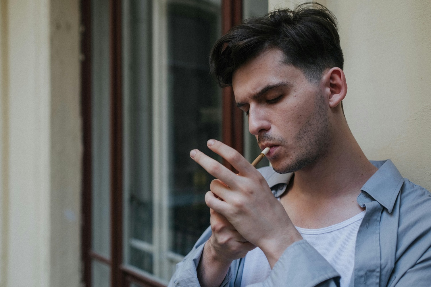Siūloma palikti draudimą rūkyti daugiabučių balkonuose, bet naujomis sąlygomis