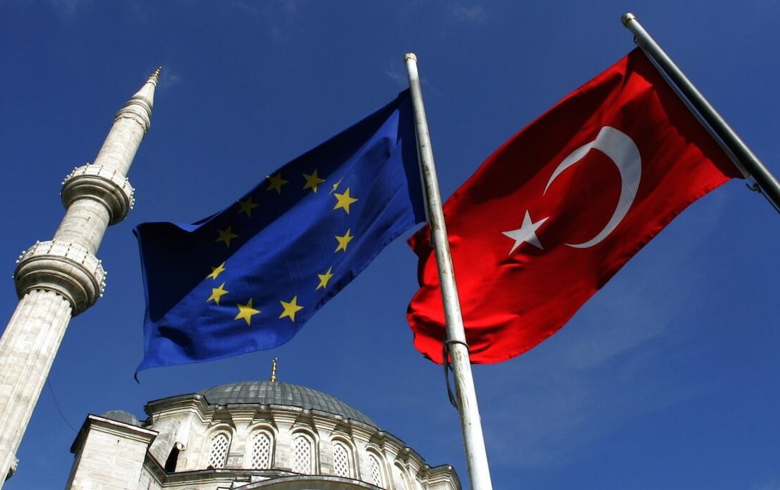 Europos Sąjunga pasiūlė Turkijai atgaivinti abipusiai naudingus santykius